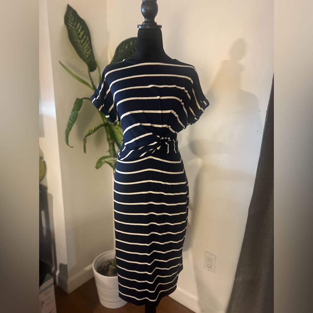 Beautiful, navy blue and white GAP dress size medium